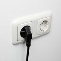 Kabel ACT STROOM C13 recht - CEE7/7 zwart 2.0 m 1 Stuk-1